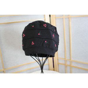 Cardani/OSFM/Beanie/Black with red flowers